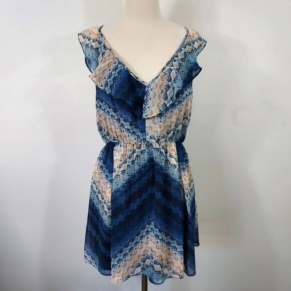BCBGeneration Tunic Top Size Medium Flowy Chiffon Lined Sleeveless Ruffle V Neck - Picture 2 of 12